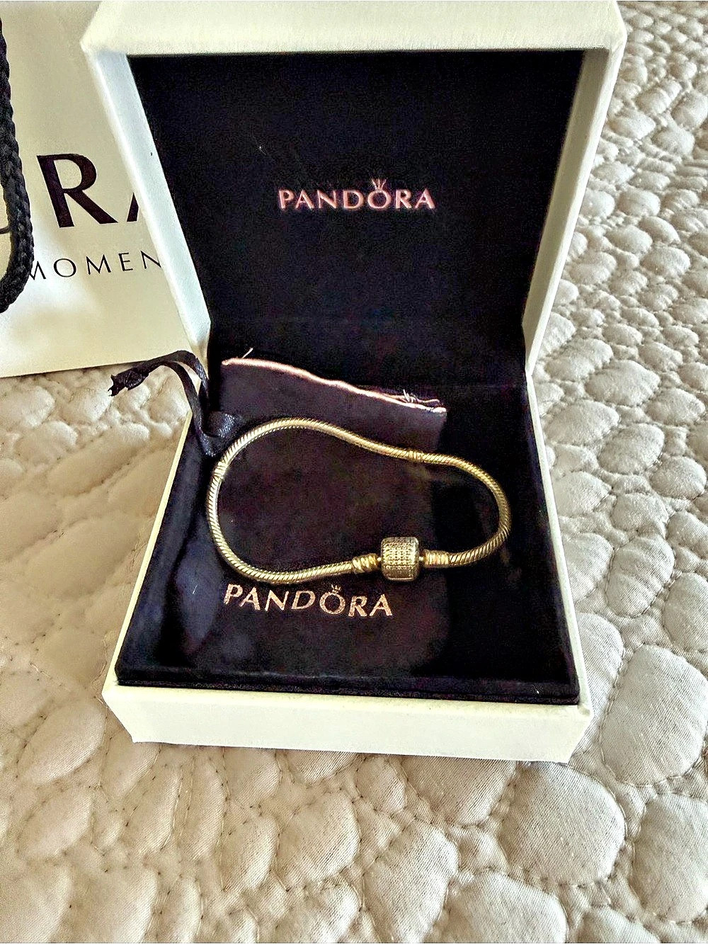 PANDORA Moments Pave Clasp Snake Chain Bracelet Gold-Tone Bracelet with Textured